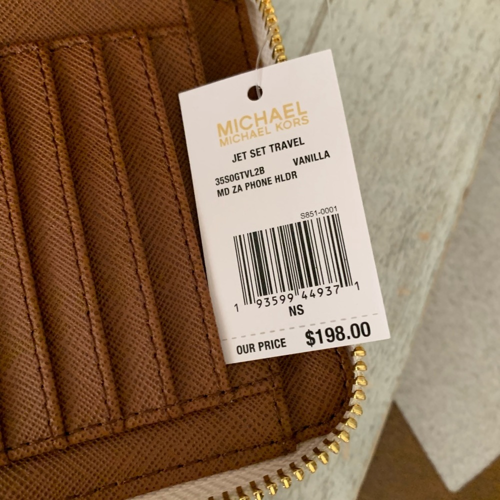 3in 1 new MK ♥️ wallet/ wirstlet/ phone holder - Picture 4 of 9